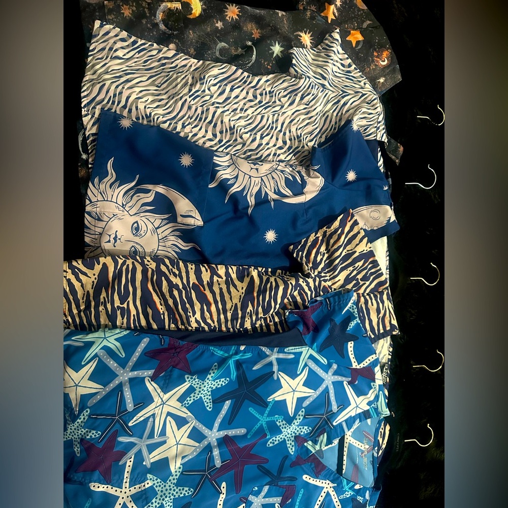 SHEIN Runway Mixed blue scrub tops